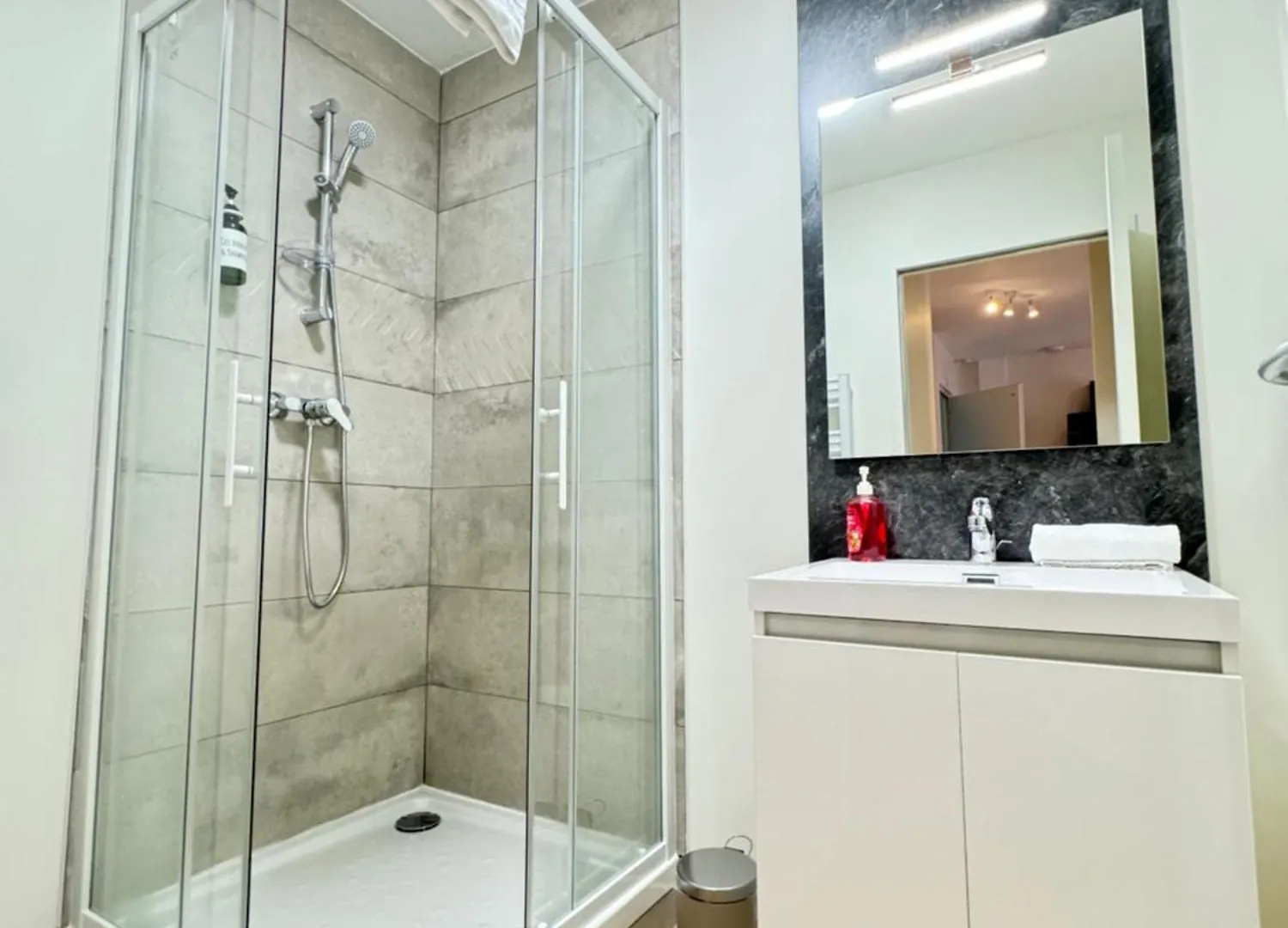 Appartement Neuf Pour 4 Personnes Au Coeur De Riom N6 Apartment