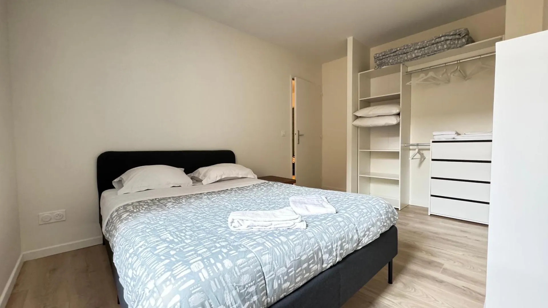 Apartment Appartement Neuf Pour 4 Personnes Au Coeur De Riom N6 France